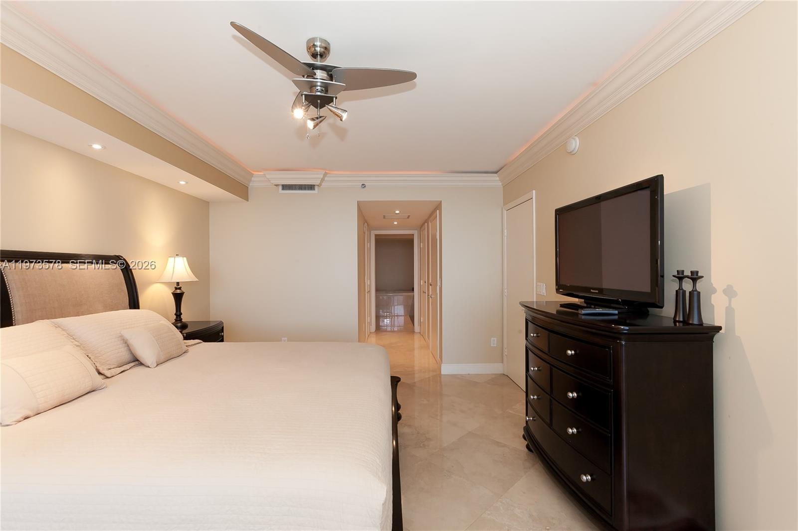 3803 3 / 3 1841 sq. ft. $ 2026-02-27 0 foto
