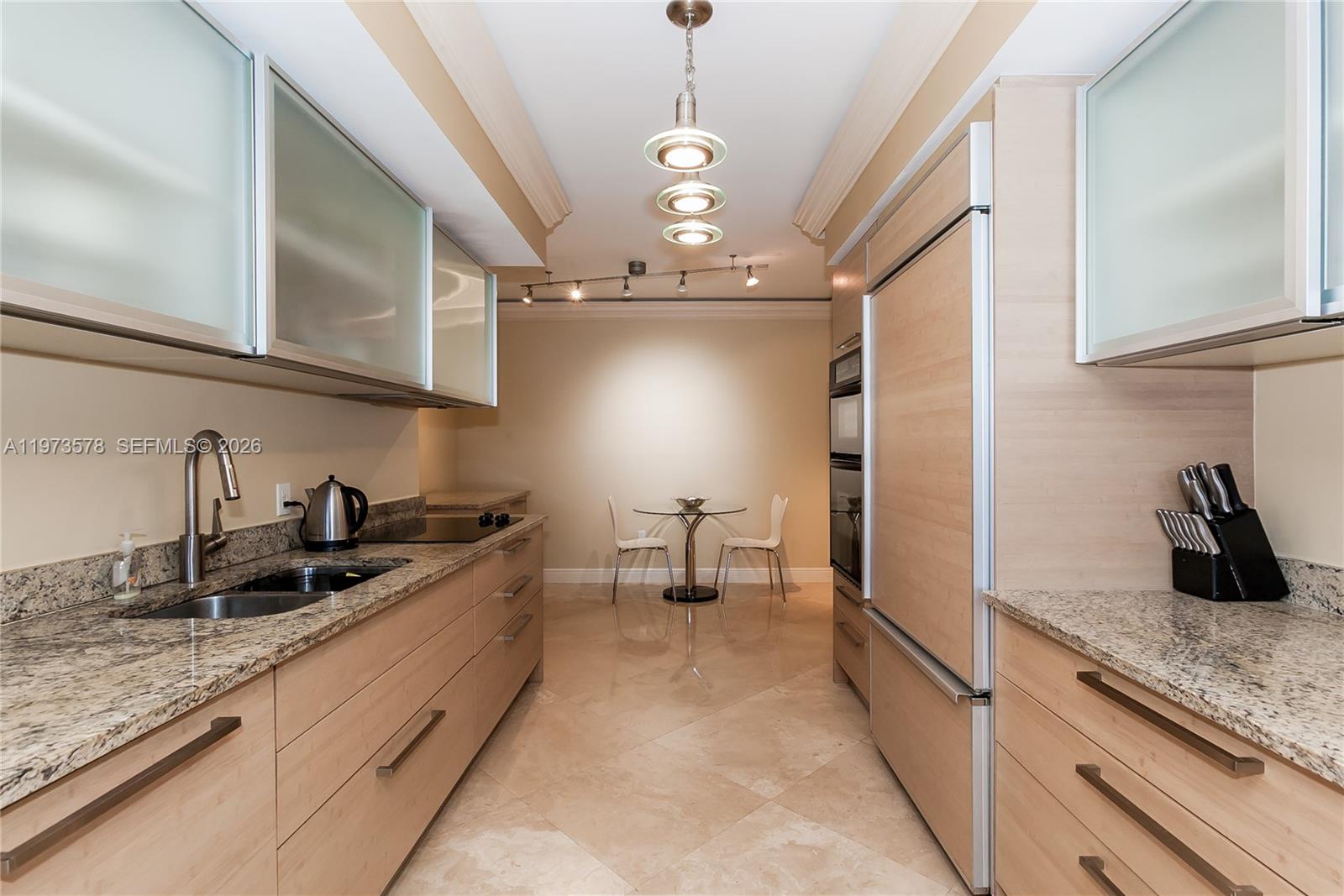 3803 3 / 3 1841 sq. ft. $ 2026-02-27 0 foto