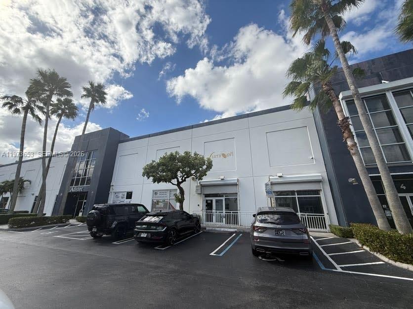   /   sq. ft. $ 2026-02-27 0 foto