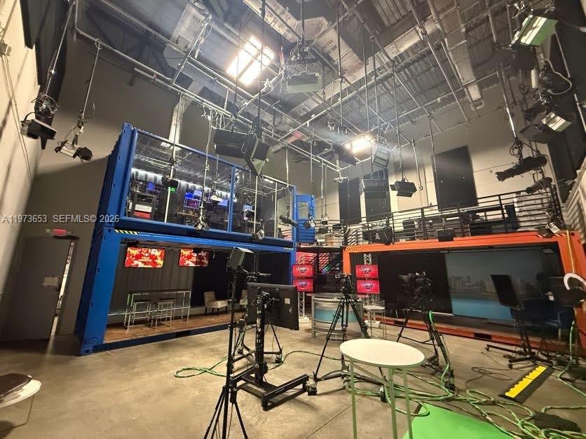   /   sq. ft. $ 2026-02-27 0 foto