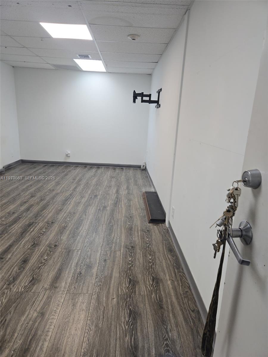   /   кв.футов $ 2026-02-27 0 Фото