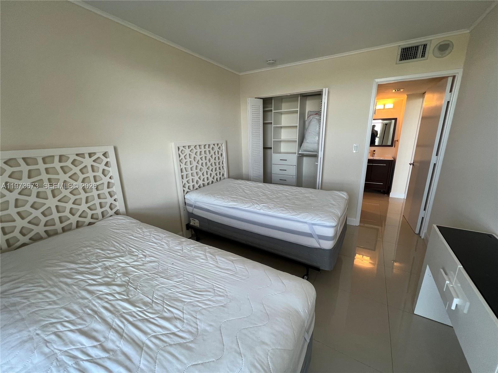 Photo of 3731 Country Club Dr  #1424, Aventura, Florida, 33180 - 