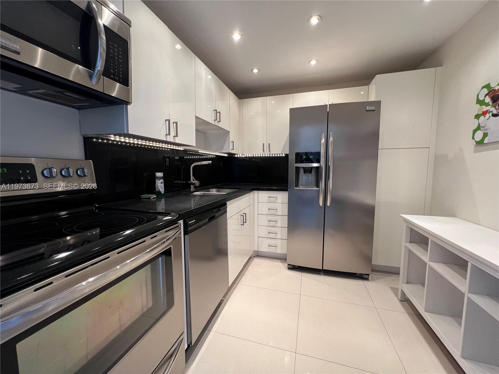 Photo of 3731 Country Club Dr  #1424, Aventura, Florida, 33180 - 