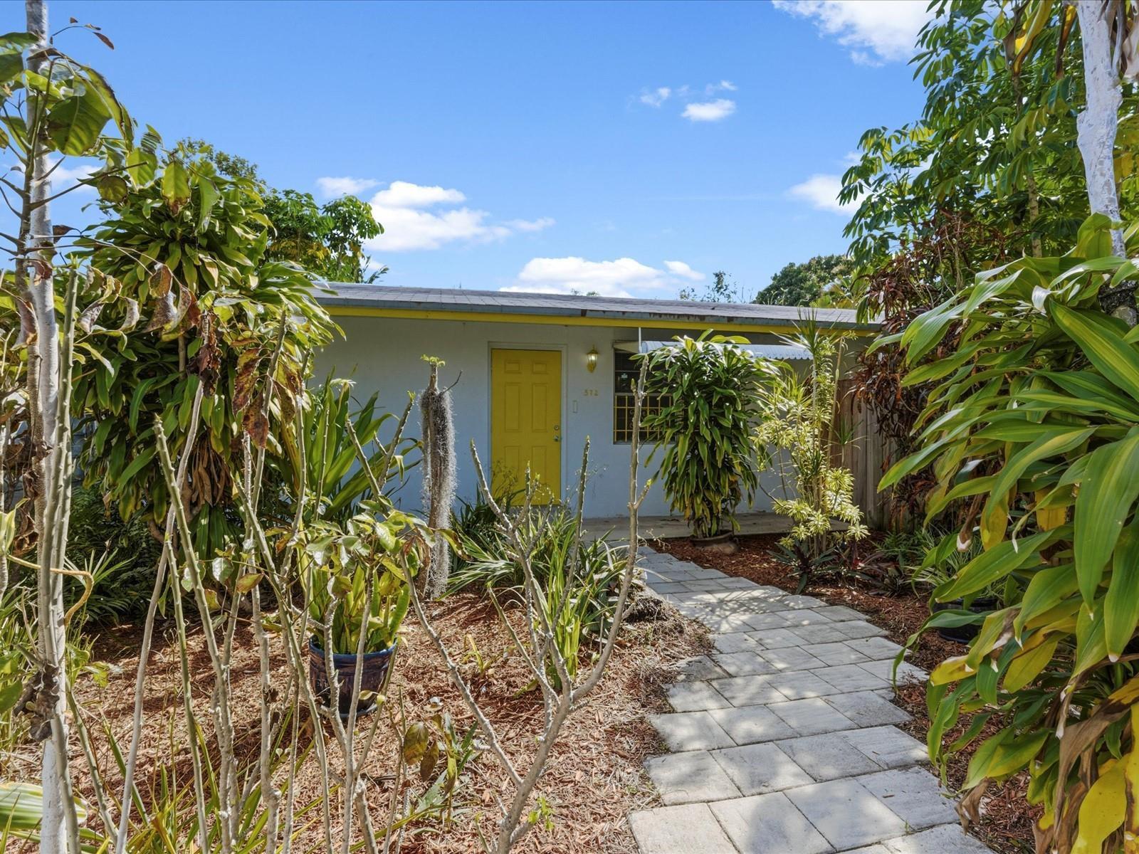   / 0 6930 sq. ft. $ 2026-06-21 0 foto