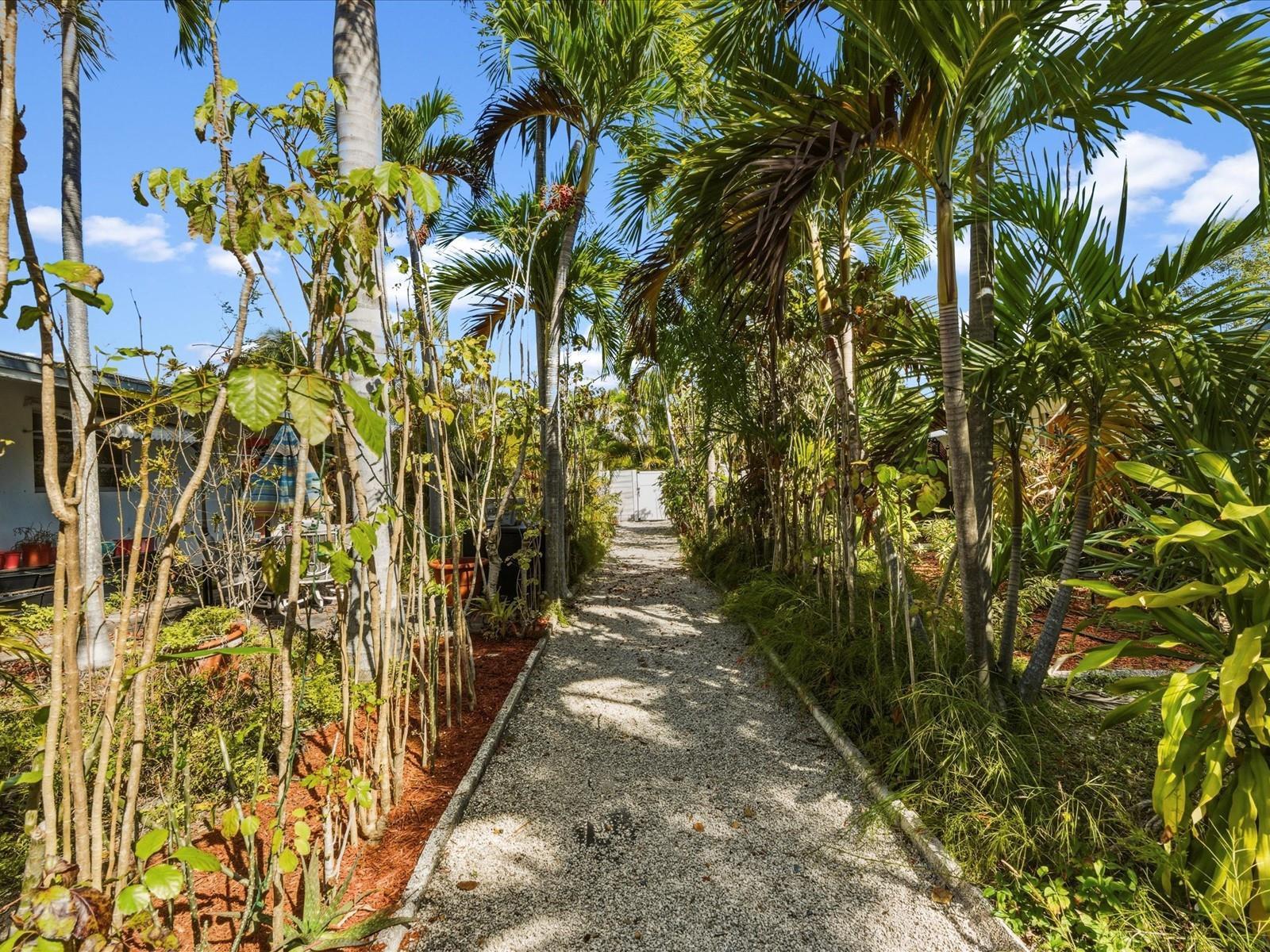   / 0 6930 sq. ft. $ 2026-06-21 0 foto