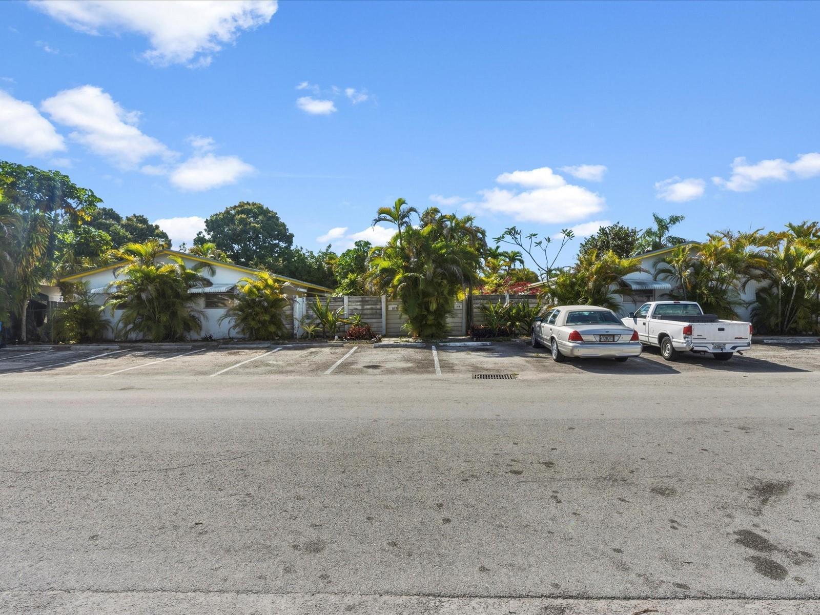   / 0 6930 sq. ft. $ 2026-06-21 0 foto