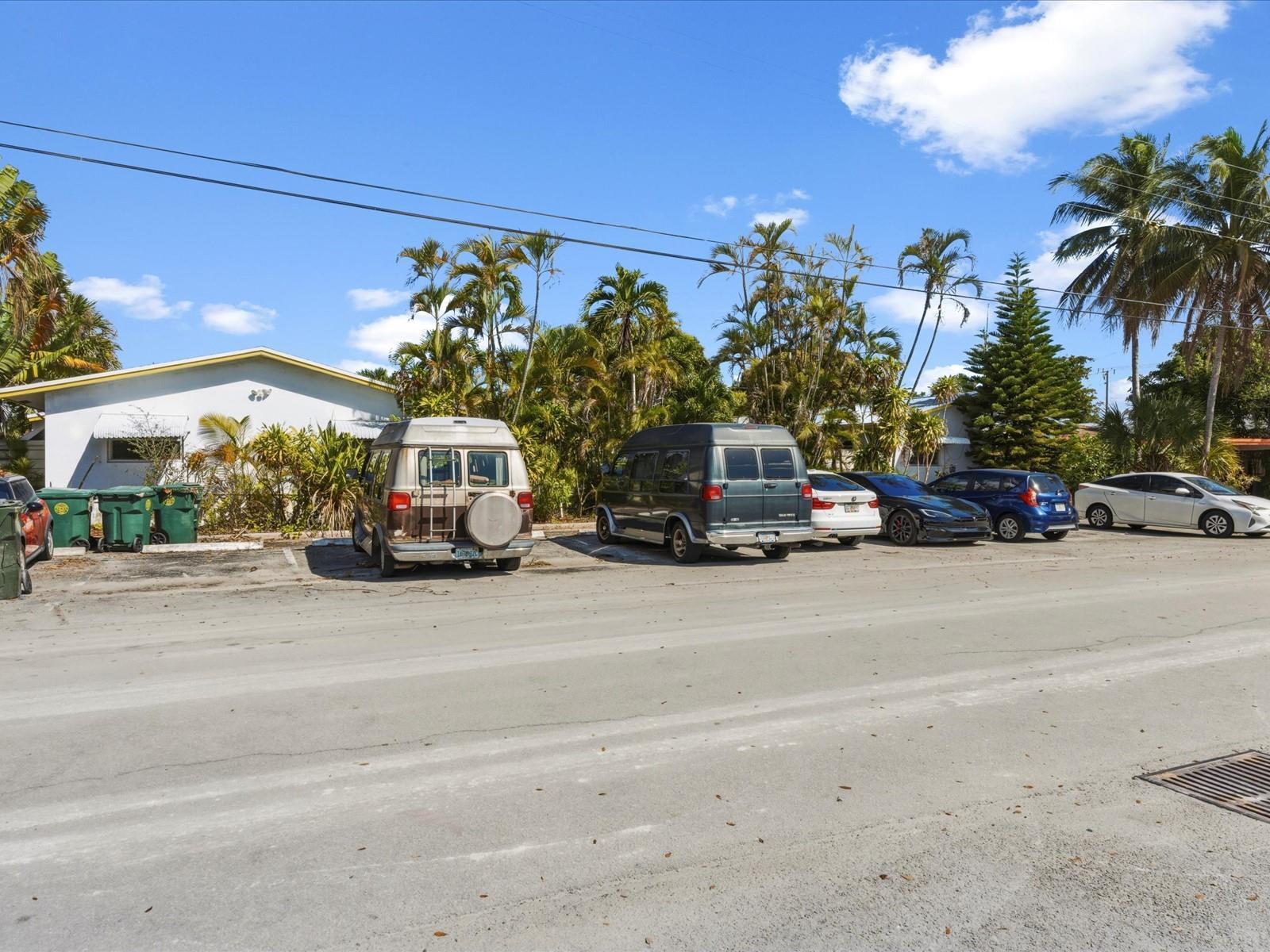   / 0 6930 sq. ft. $ 2026-06-21 0 foto