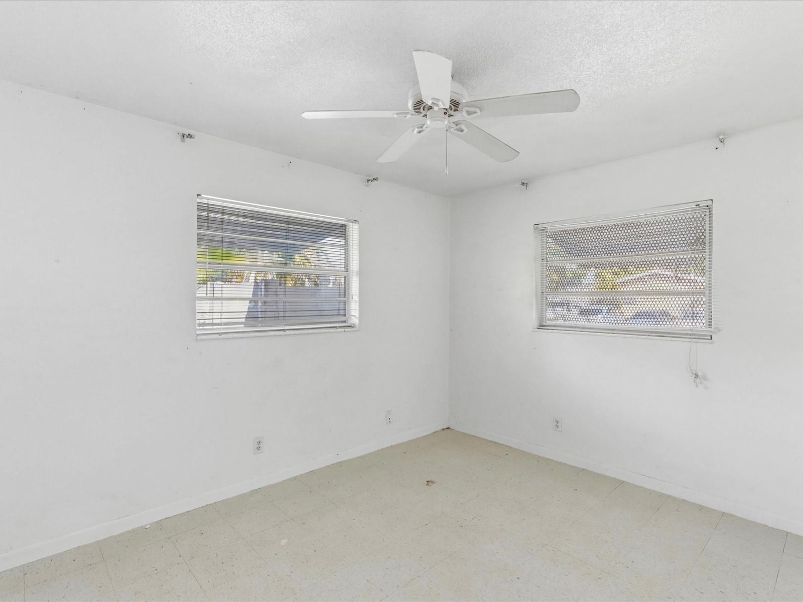   / 0 6930 sq. ft. $ 2026-06-21 0 foto