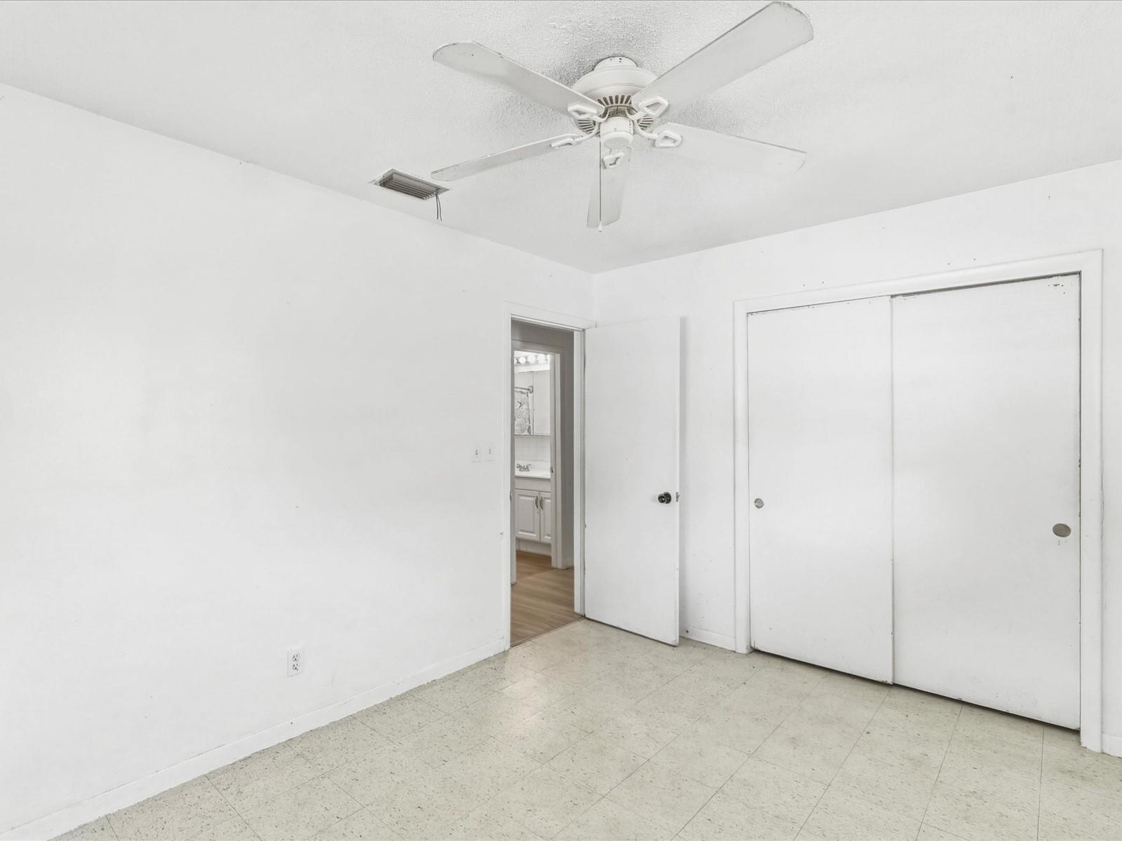   / 0 6930 sq. ft. $ 2026-06-21 0 foto
