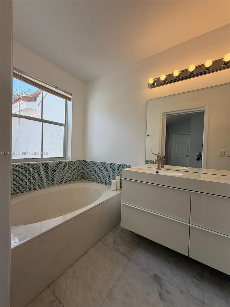 Photo of 1534 Weeping Willow Way  #1534 (1534), Hollywood, Florida, 33019 - 