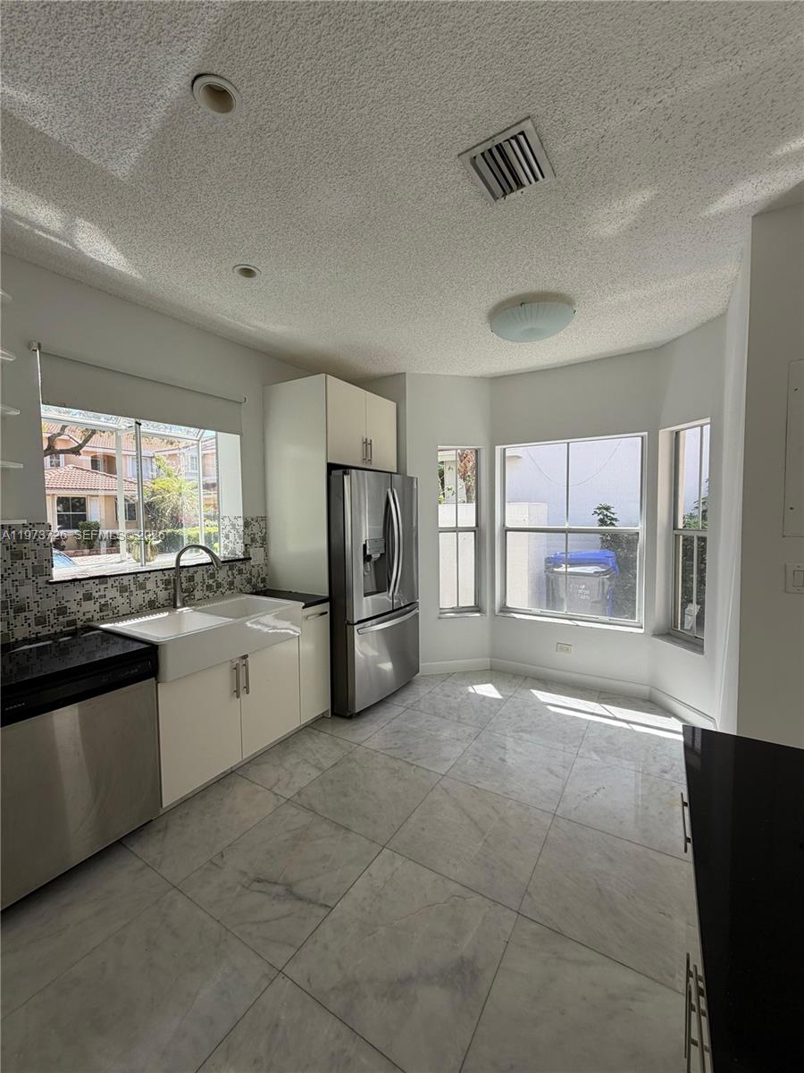 Photo of 1534 Weeping Willow Way  #1534 (1534), Hollywood, Florida, 33019 - 