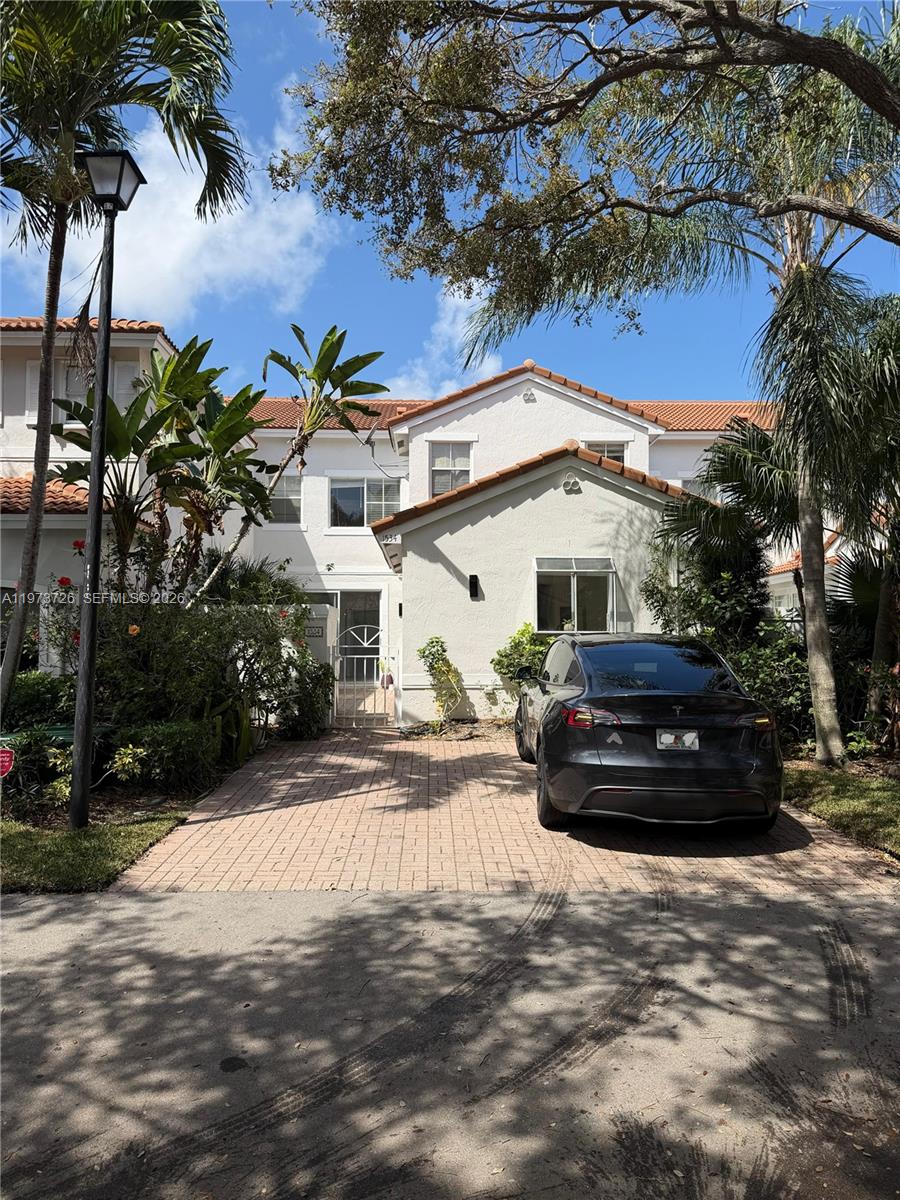 Photo of 1534 Weeping Willow Way  #1534 (1534), Hollywood, Florida, 33019 - 