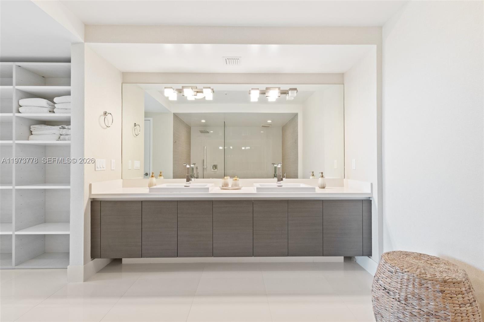 See details 4-1705 2 / 3 1541 sq. ft. $ 2026-02-27 0 Photo