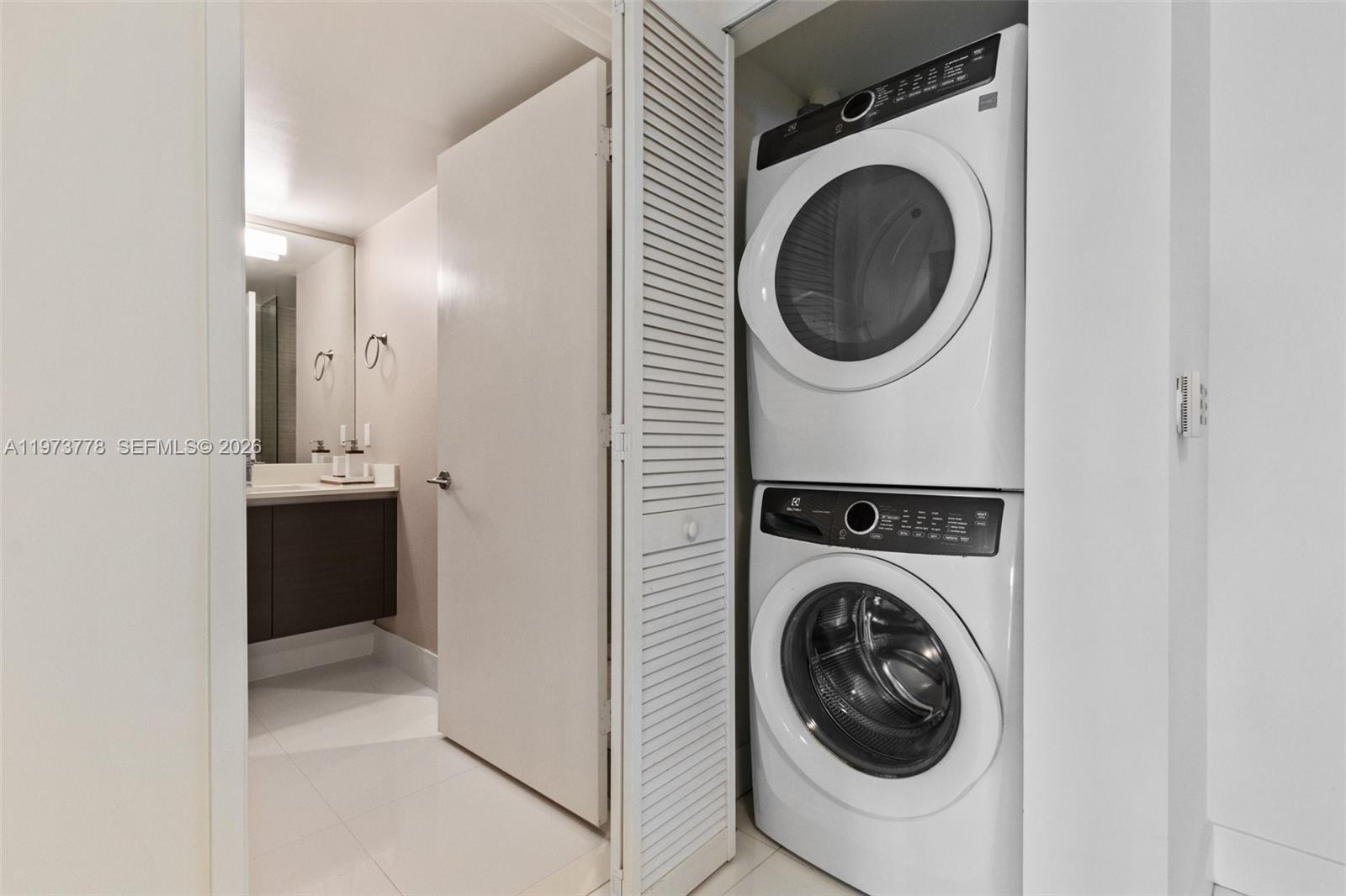 See details 4-1705 2 / 3 1541 sq. ft. $ 2026-02-27 0 Photo