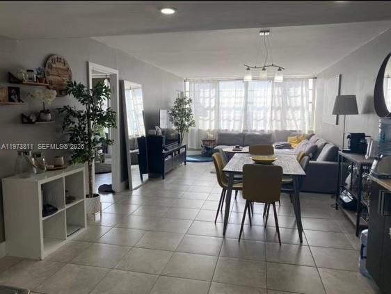 Подробнее 1111W 1 / 1 801 кв.футов $ 2026-02-28 0 Фото