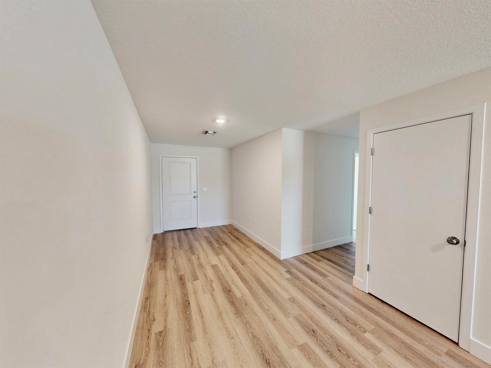   / 4 2126 sq. ft. $ 2026-06-09 0 foto