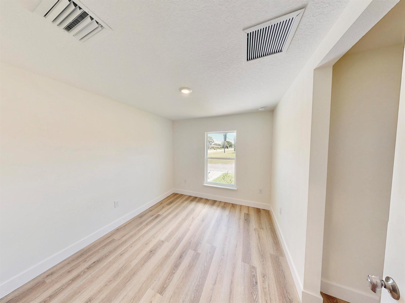   / 4 2126 sq. ft. $ 2026-06-09 0 foto