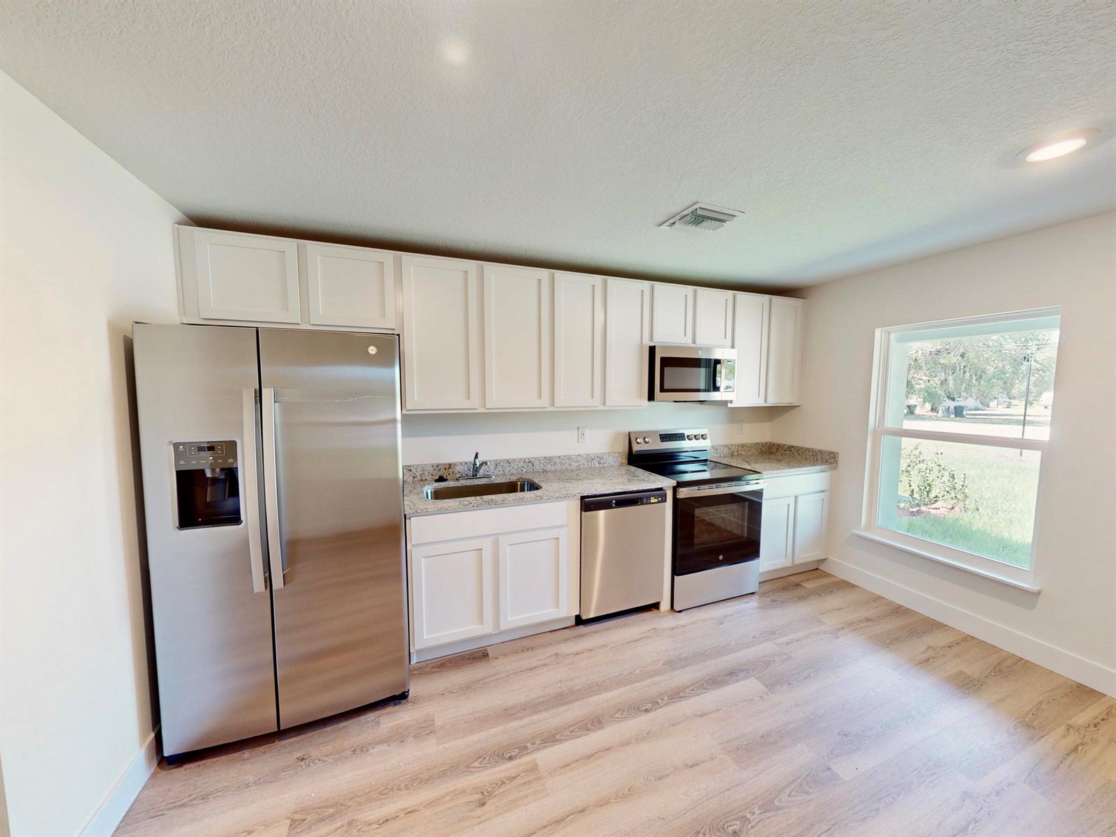   / 4 2126 sq. ft. $ 2026-06-09 0 foto