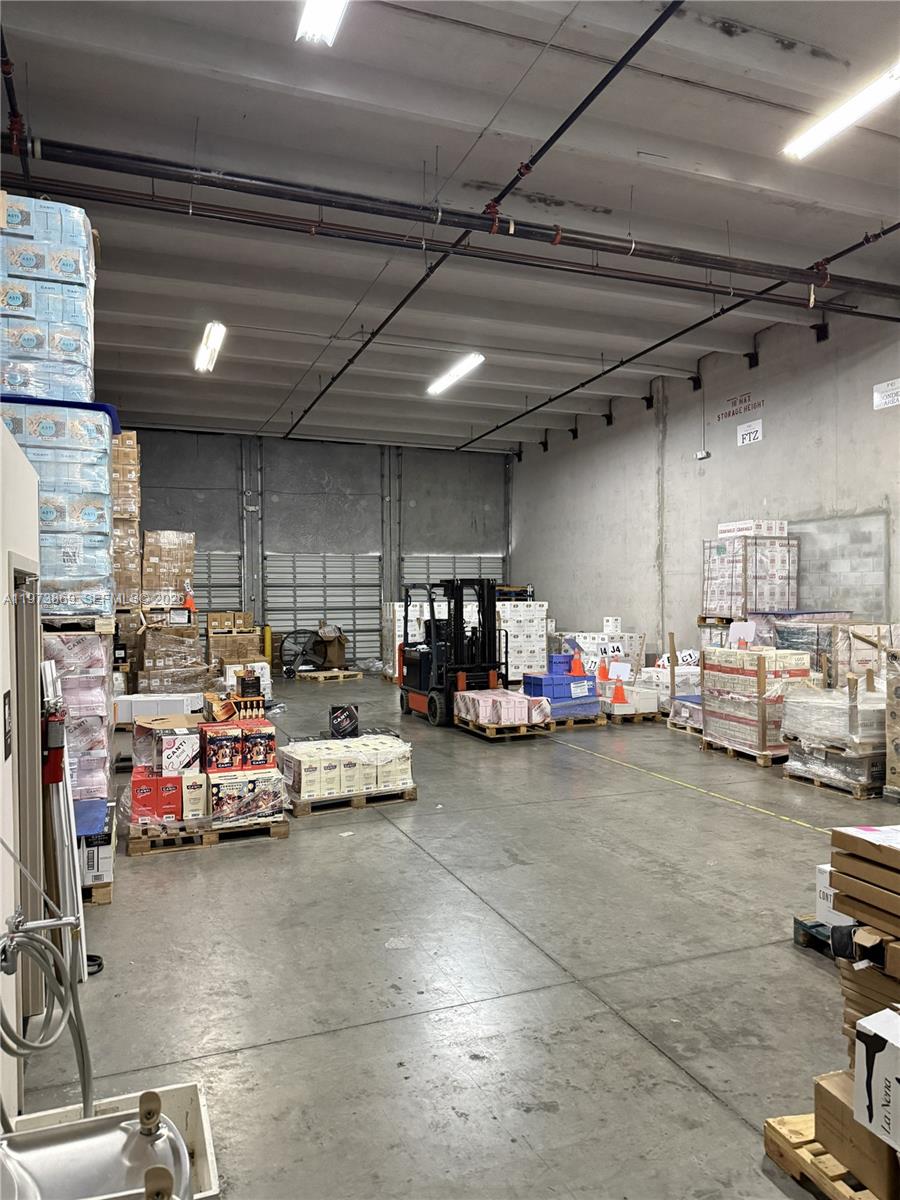 Ver detalles 21 / sq. ft. $ 2026-02-28 0 foto