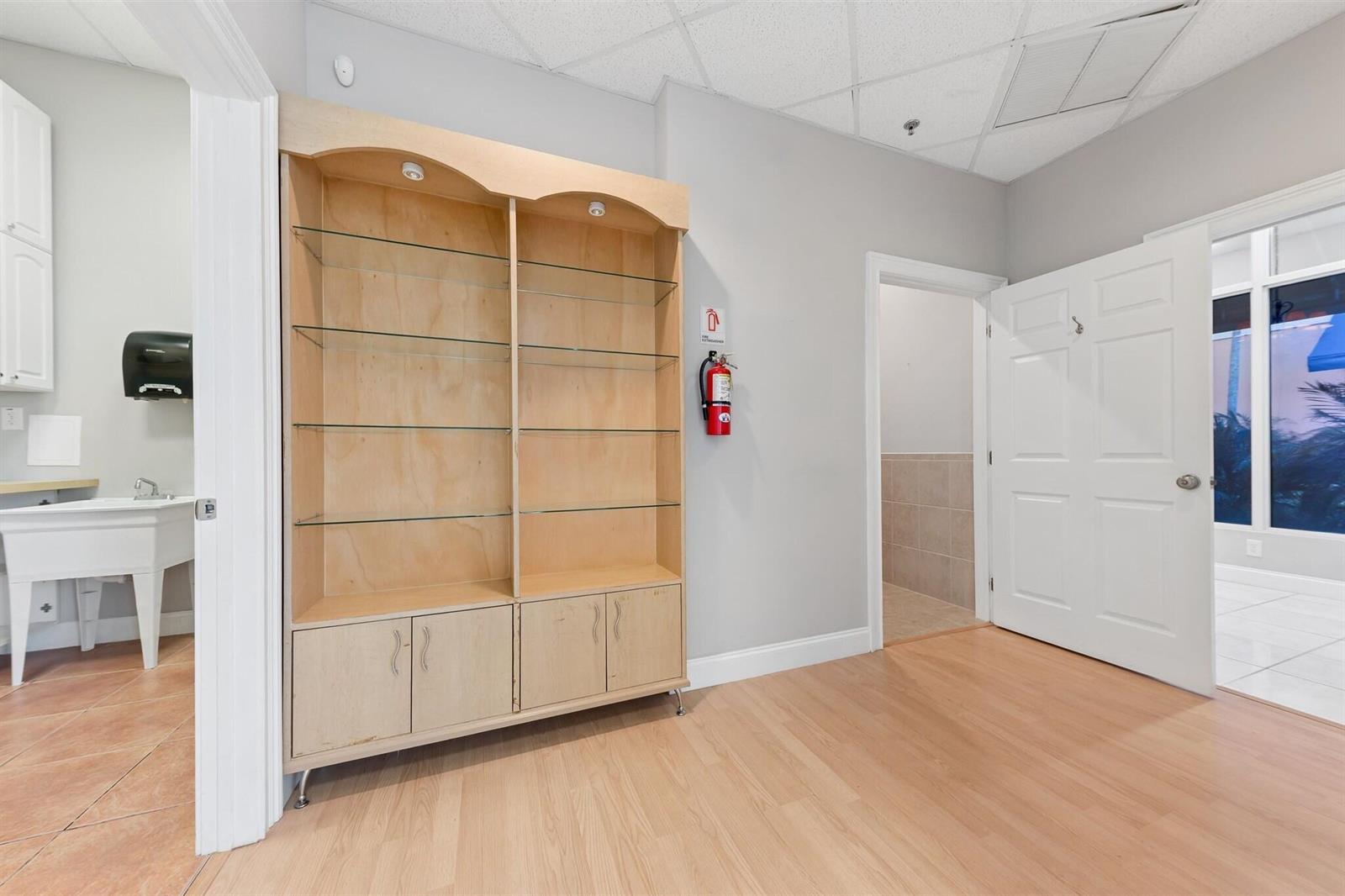 Ver detalles 11-15 / 1 sq. ft. $ 2026-06-17 0 foto