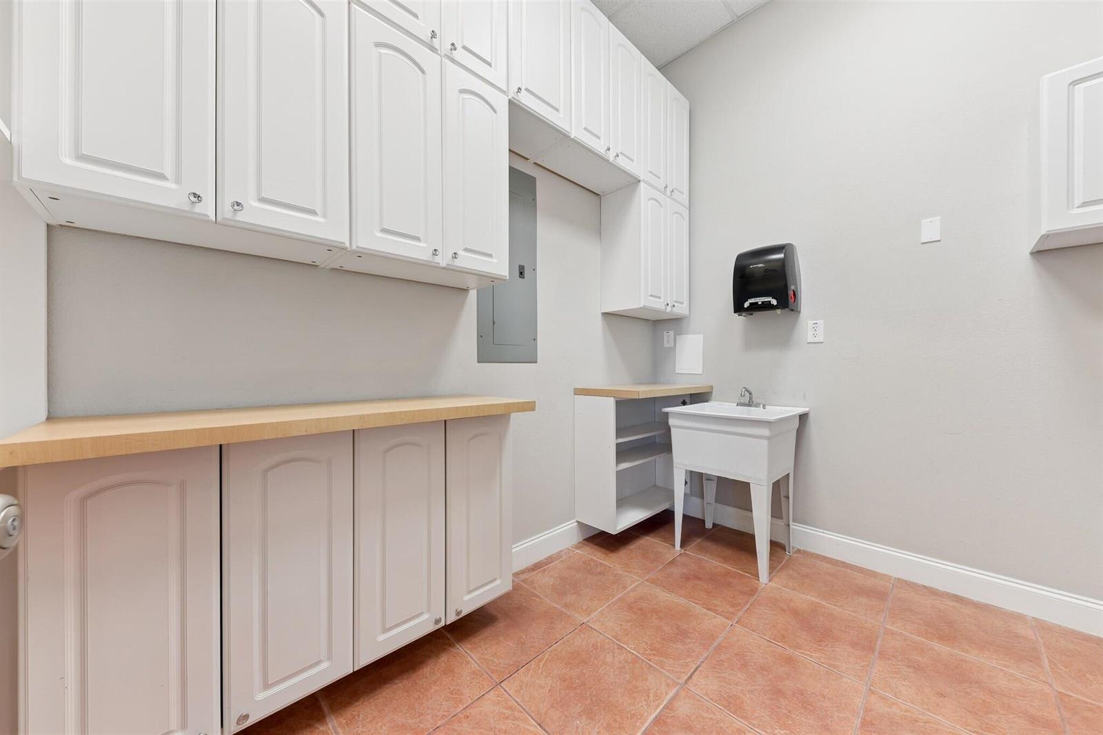 Ver detalles 11-15 / 1 sq. ft. $ 2026-06-17 0 foto