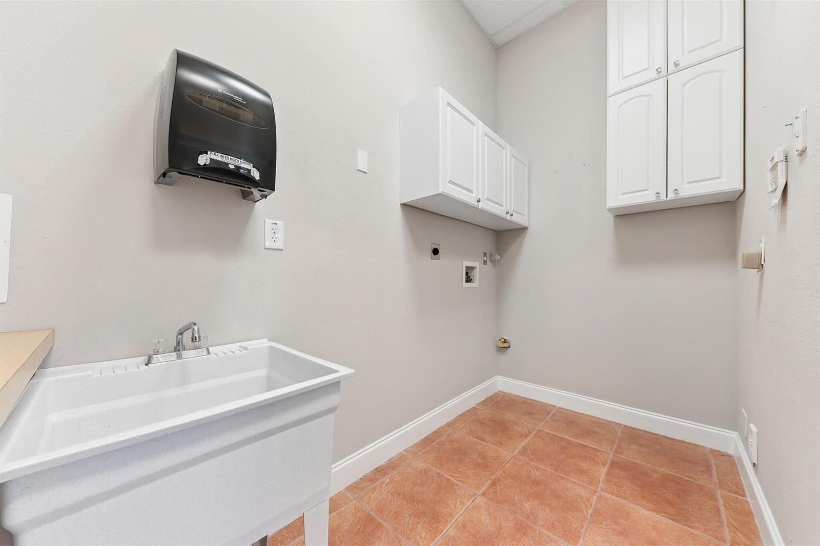 Ver detalles 11-15 / 1 sq. ft. $ 2026-06-17 0 foto