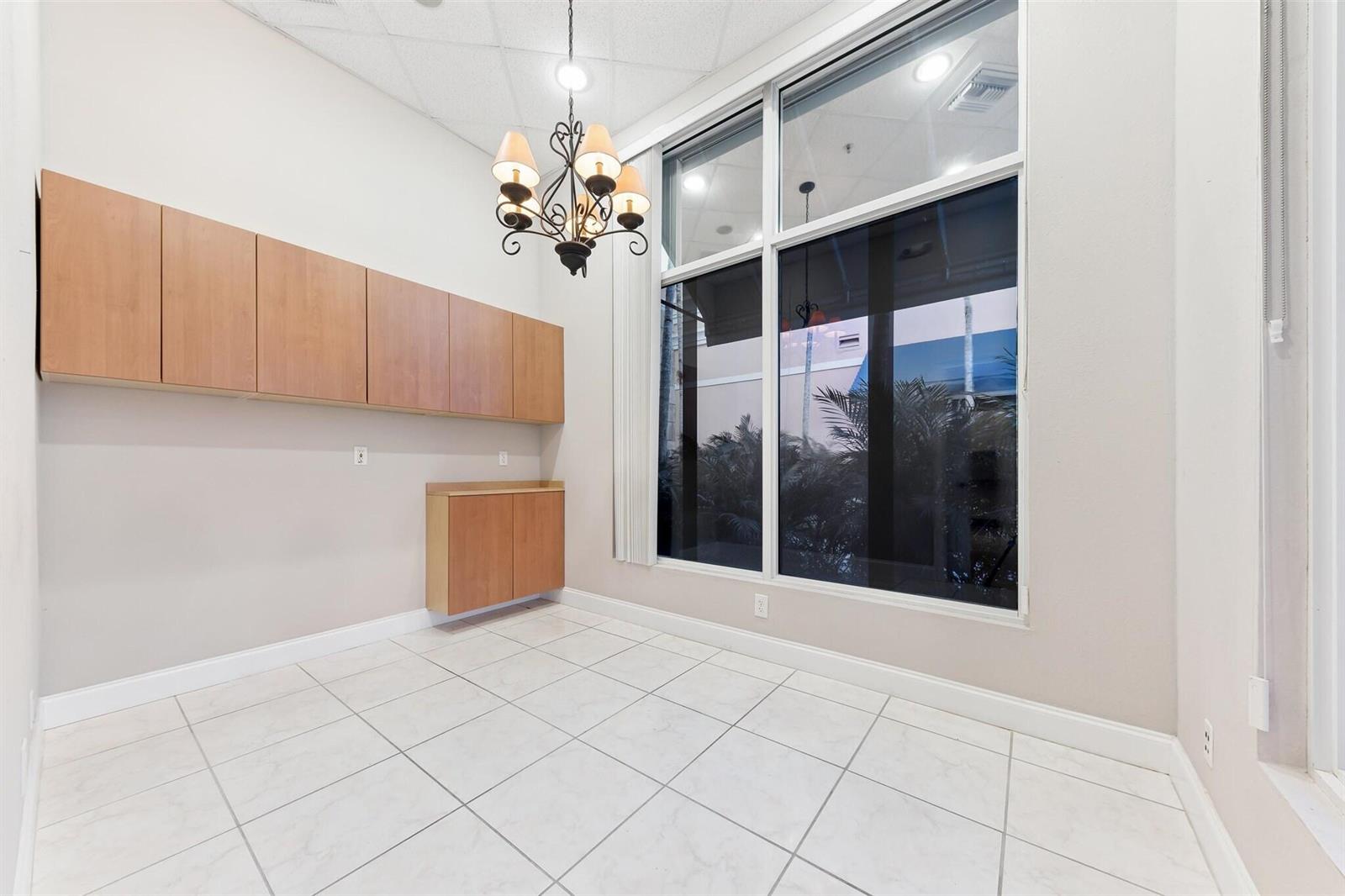 Ver detalles 11-15 / 1 sq. ft. $ 2026-06-17 0 foto