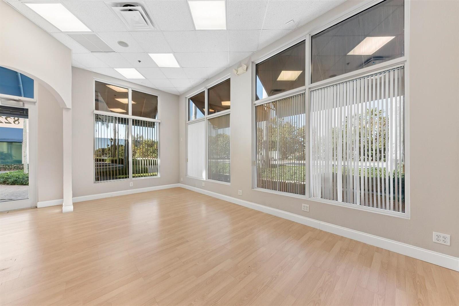 Ver detalles 11-15 / 1 sq. ft. $ 2026-06-17 0 foto
