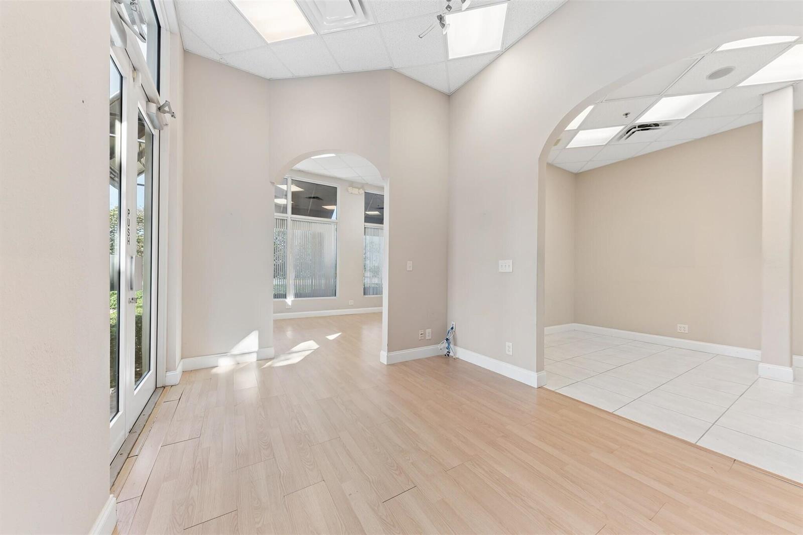 Ver detalles 11-15 / 1 sq. ft. $ 2026-06-17 0 foto