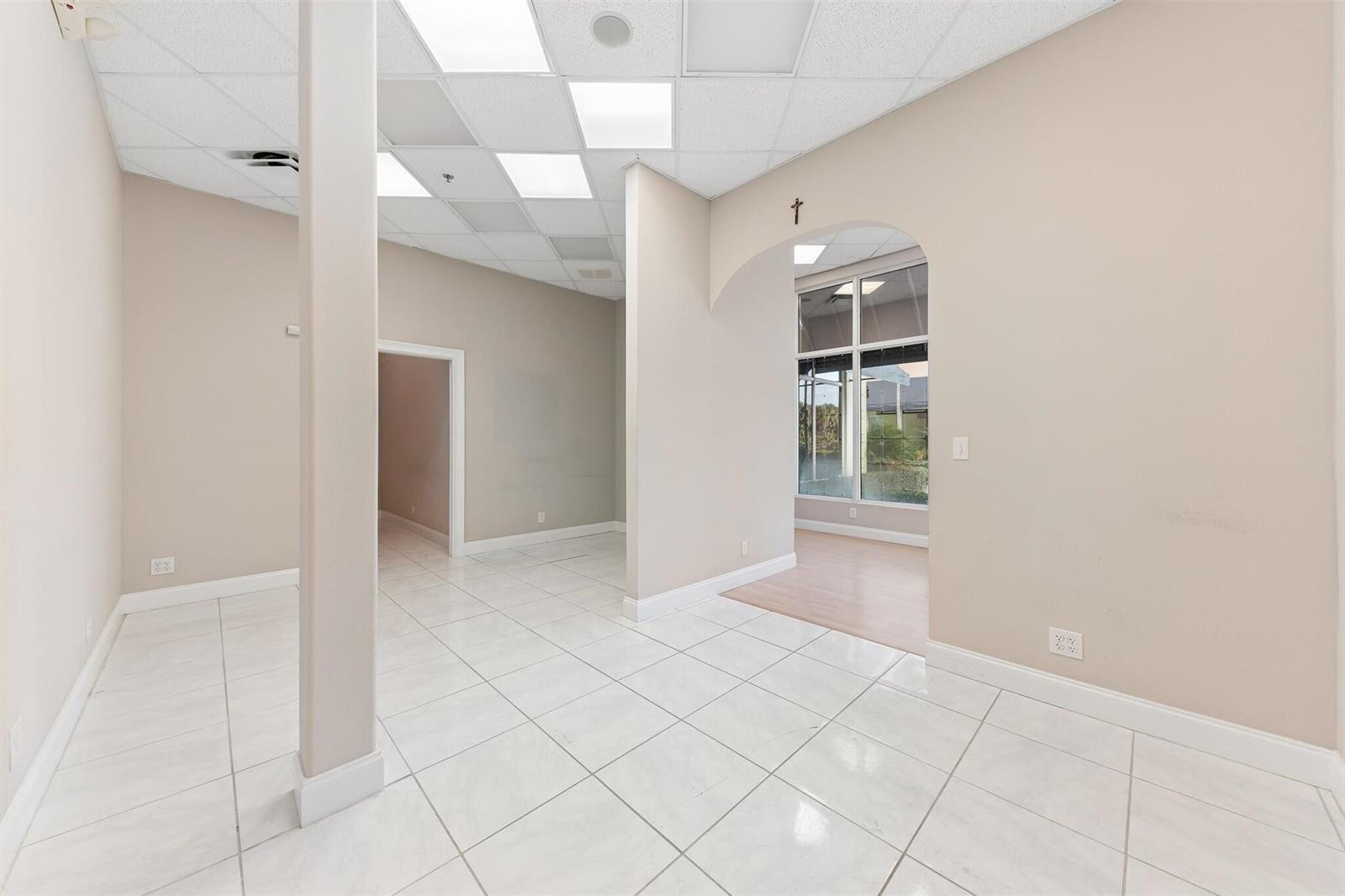 Ver detalles 11-15 / 1 sq. ft. $ 2026-06-17 0 foto