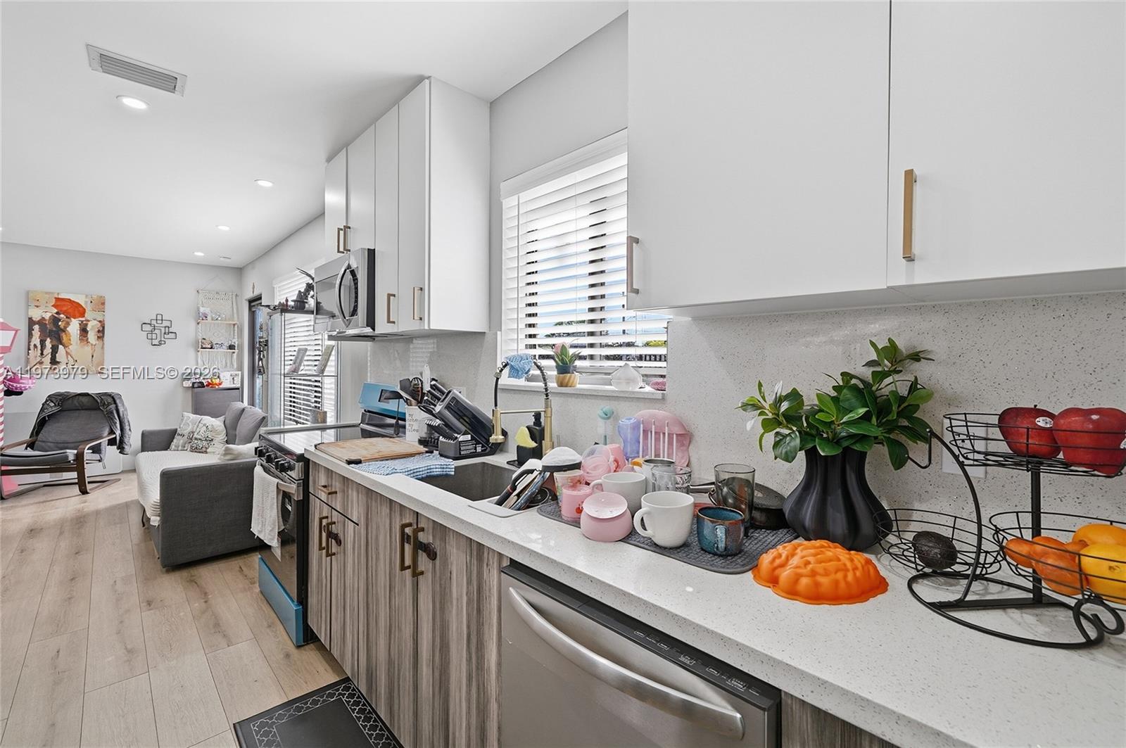   /  1686 кв.футов $ 2026-02-28 0 Фото