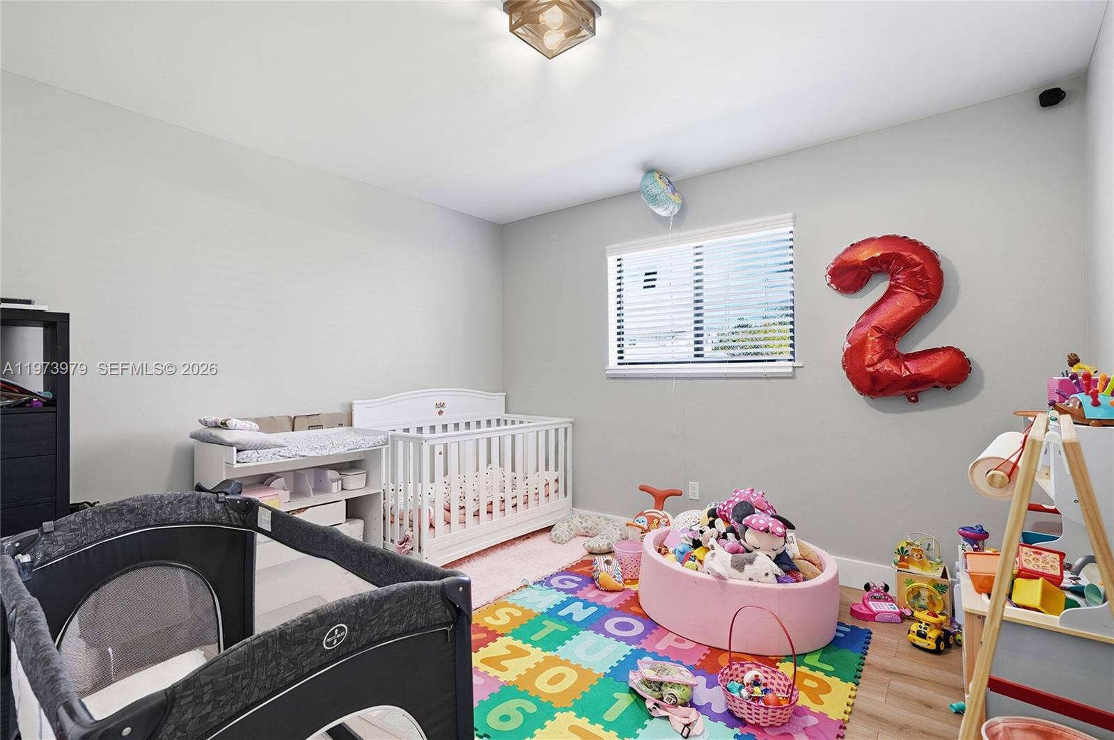   /  1686 кв.футов $ 2026-02-28 0 Фото