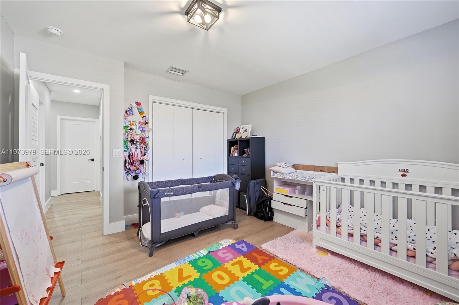   /  1686 кв.футов $ 2026-02-28 0 Фото