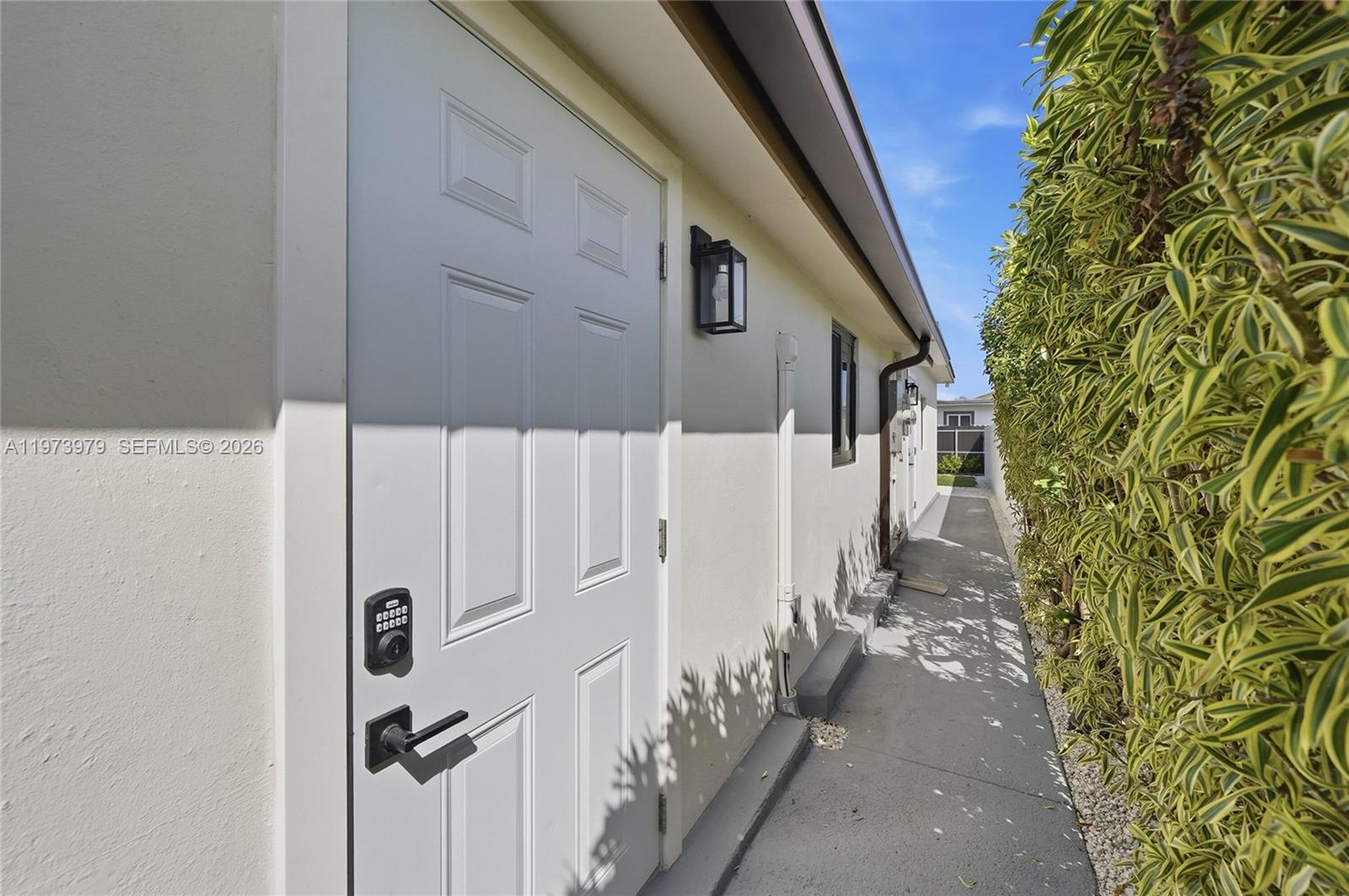   /  1686 кв.футов $ 2026-02-28 0 Фото