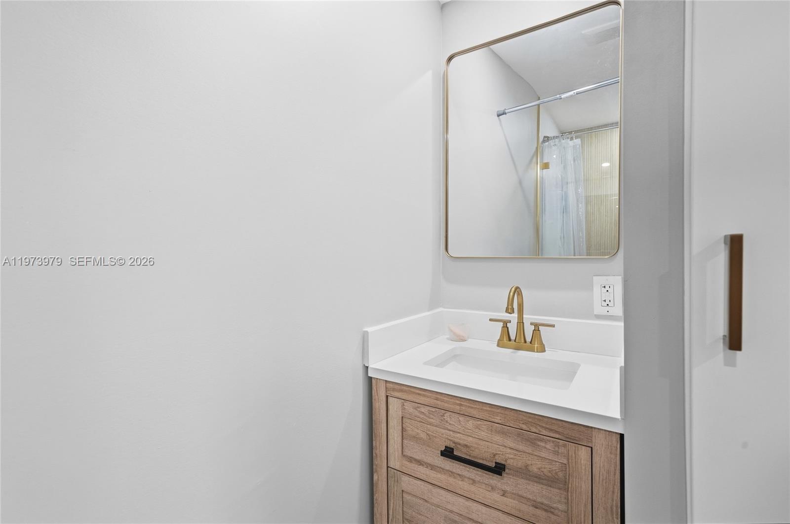   /  1686 кв.футов $ 2026-02-28 0 Фото