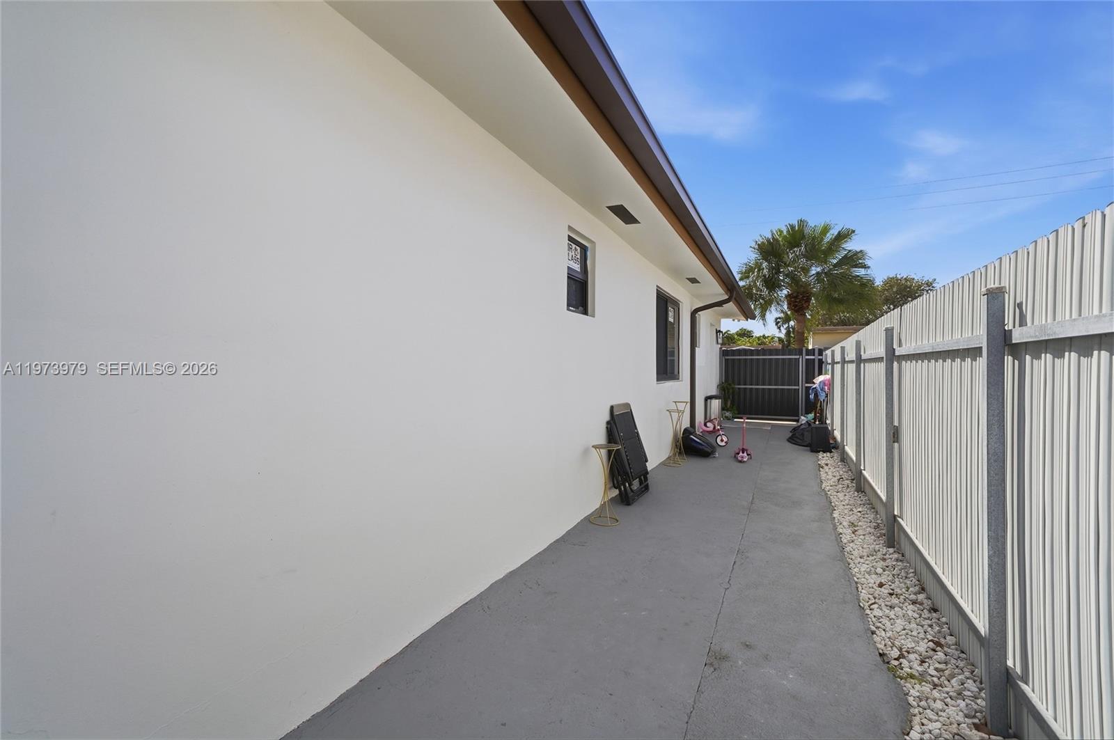   /  1686 кв.футов $ 2026-02-28 0 Фото