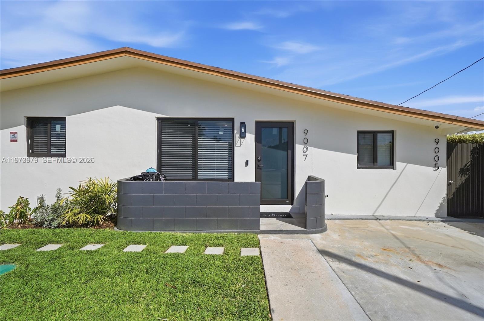   /  1686 кв.футов $ 2026-02-28 0 Фото