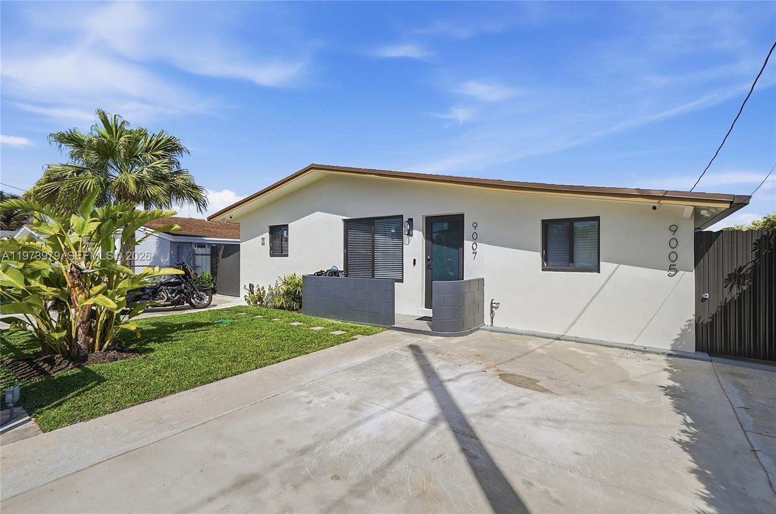   /  1686 кв.футов $ 2026-02-28 0 Фото