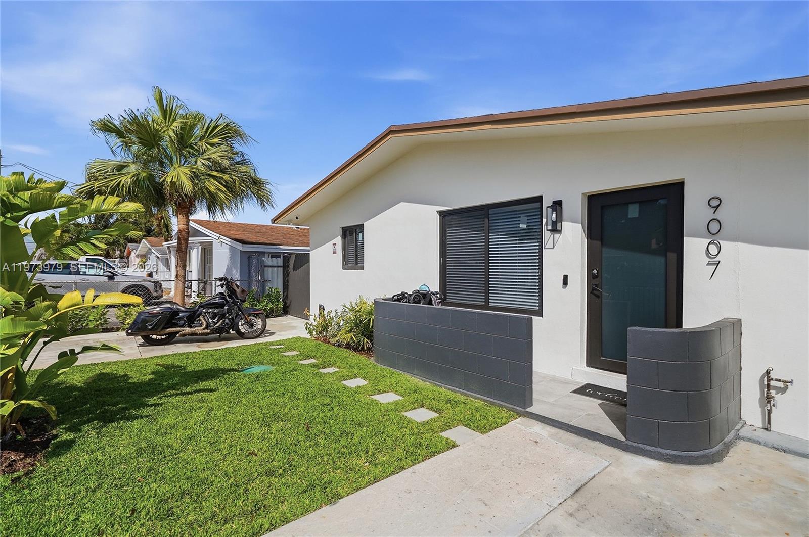   /  1686 кв.футов $ 2026-02-28 0 Фото