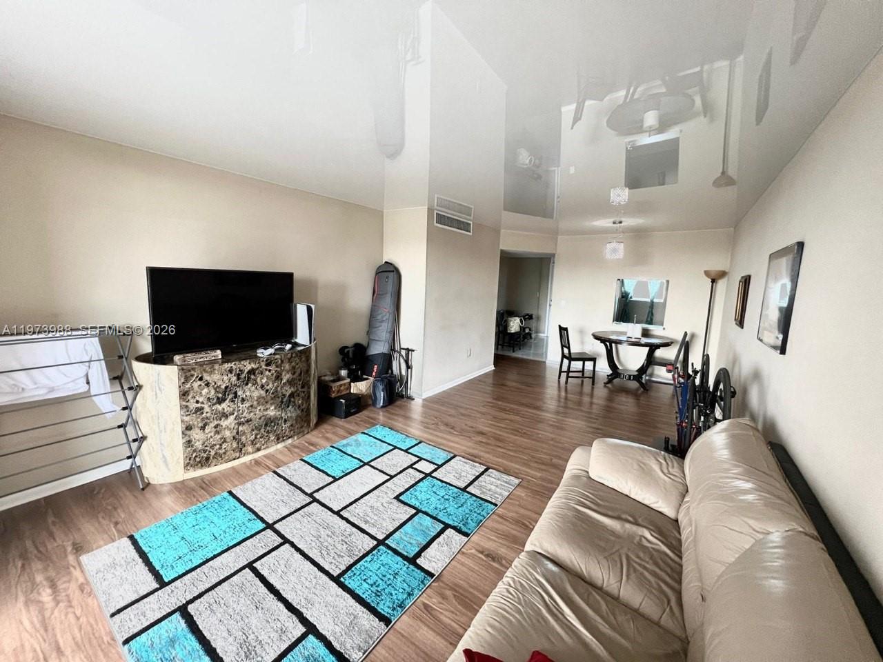 See details 508 2 / 2 1036 sq. ft. $ 2026-02-28 0 Photo