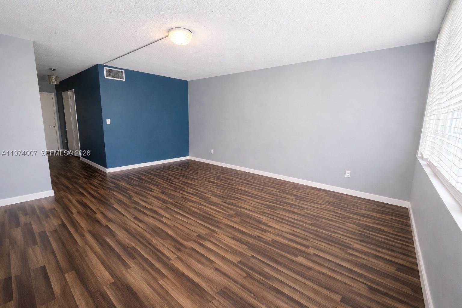 210-2 1 / 2 1036 sq. ft. $ 2026-02-28 0 Photo