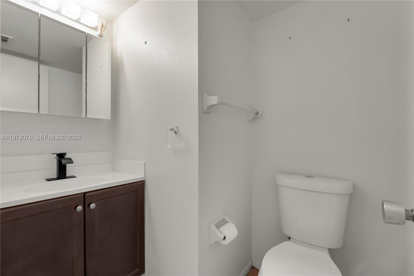 Подробнее 1550 3 / 3 1551 кв.футов $ 2026-03-01 0 Фото