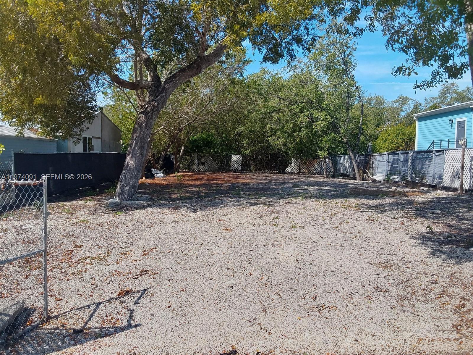   /   кв.футов $ 2026-03-01 0 Фото