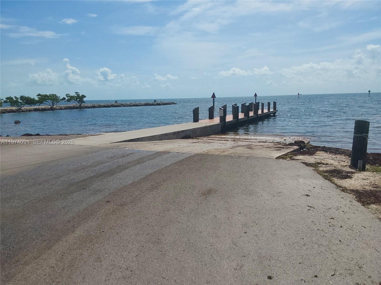   /   кв.футов $ 2026-03-01 0 Фото