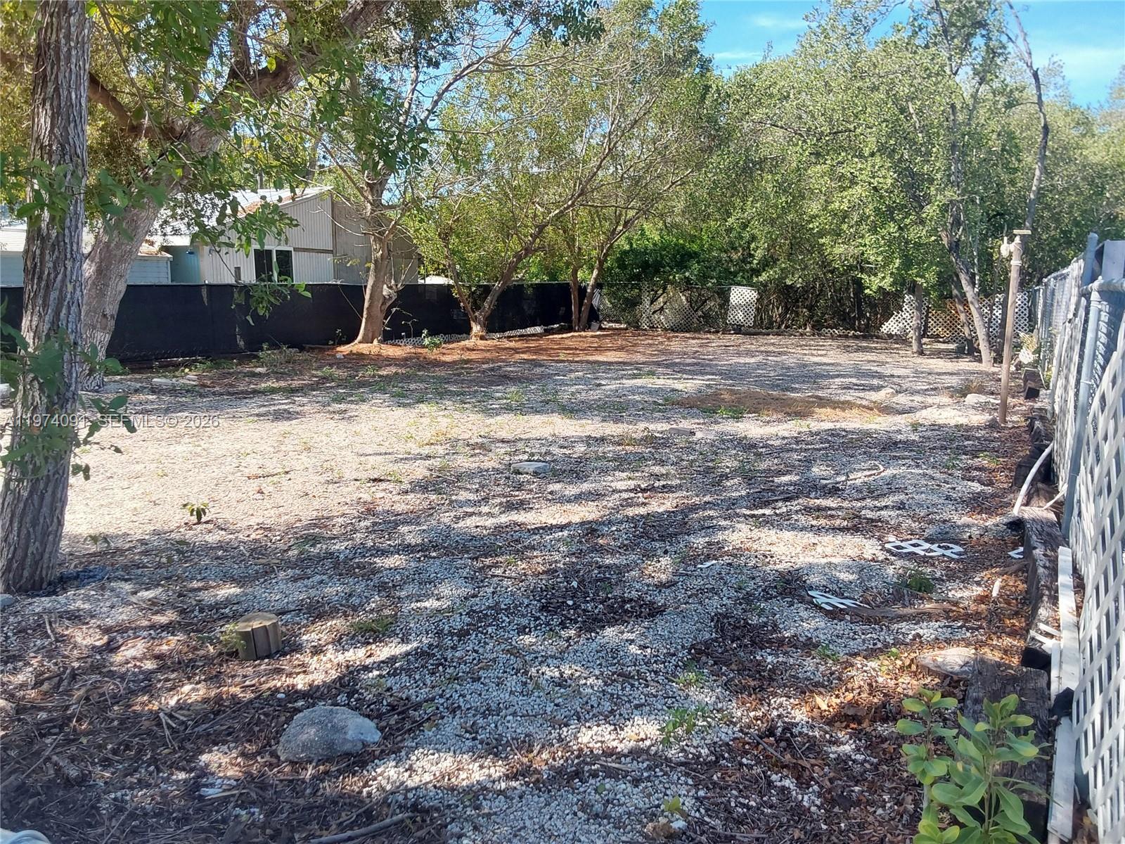   /   кв.футов $ 2026-03-01 0 Фото