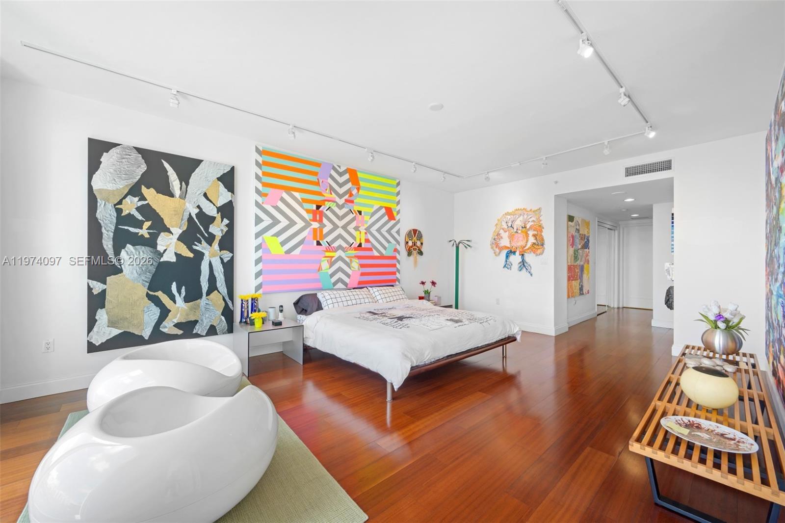 Photo of 3201 183 #1104, Aventura, Florida, 33160 - Principal Bedroom Additional Perspective