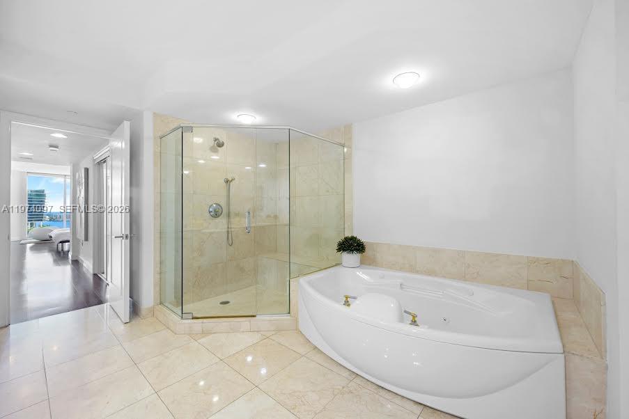 Photo of 3201 183 #1104, Aventura, Florida, 33160 - Principal Bathroom