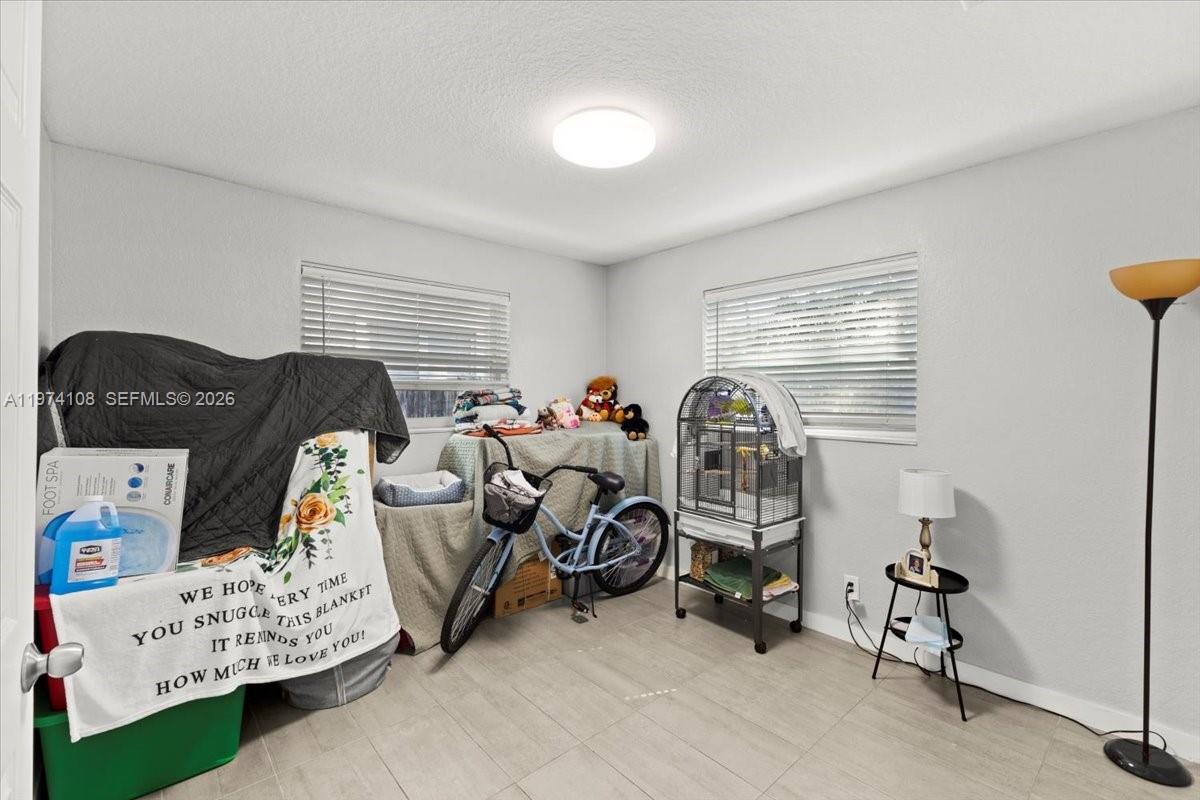   /  1376 кв.футов $ 2026-03-01 0 Фото