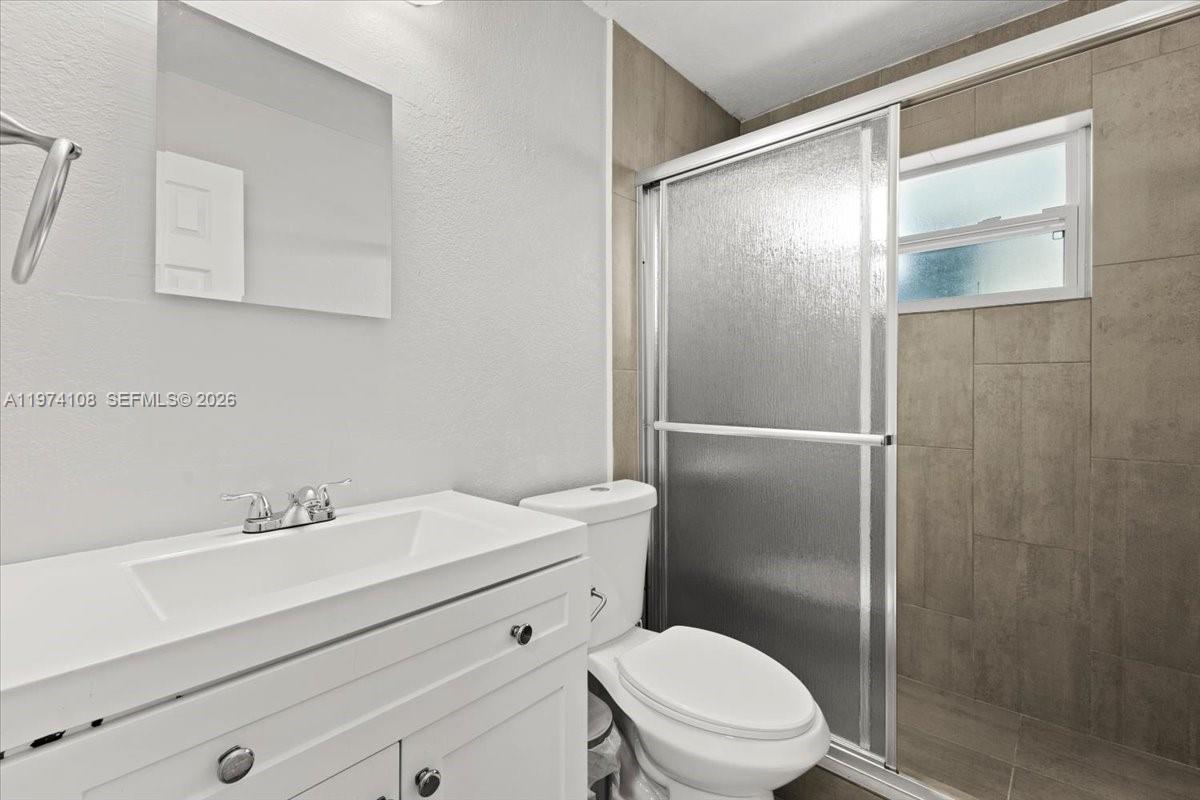   /  1376 кв.футов $ 2026-03-01 0 Фото