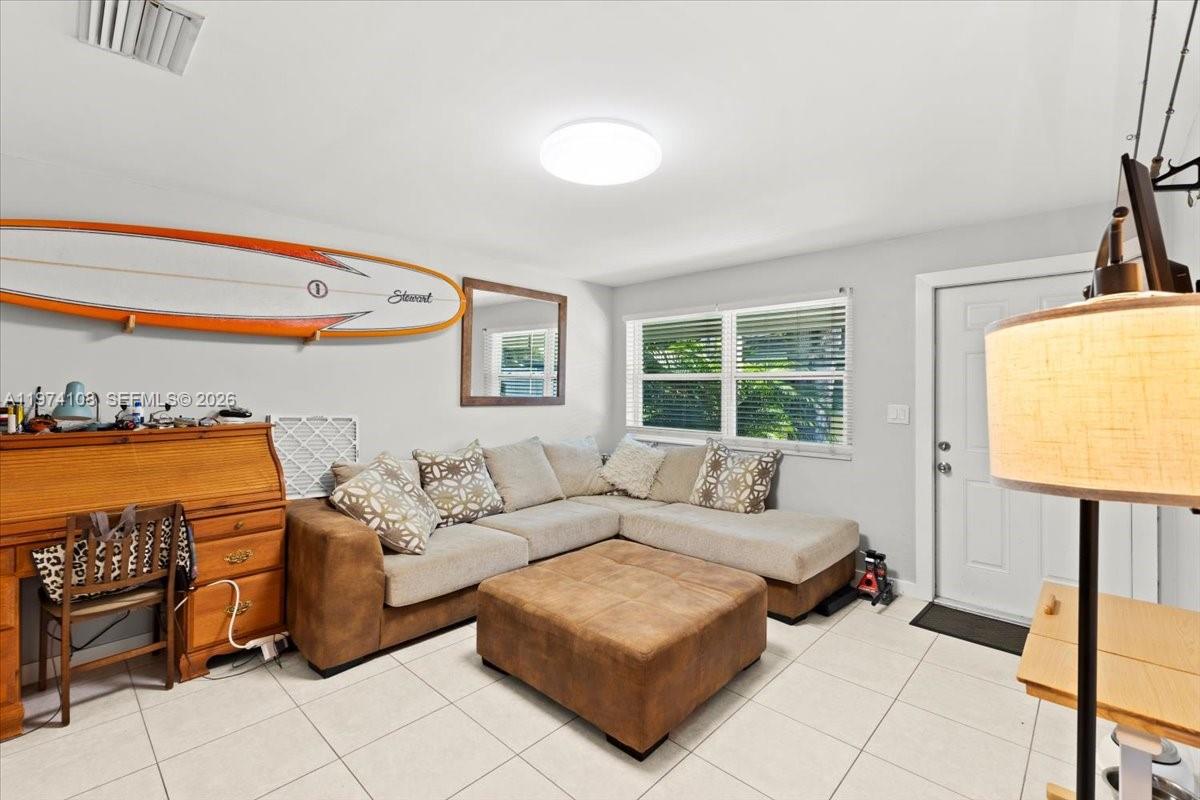   /  1376 кв.футов $ 2026-03-01 0 Фото